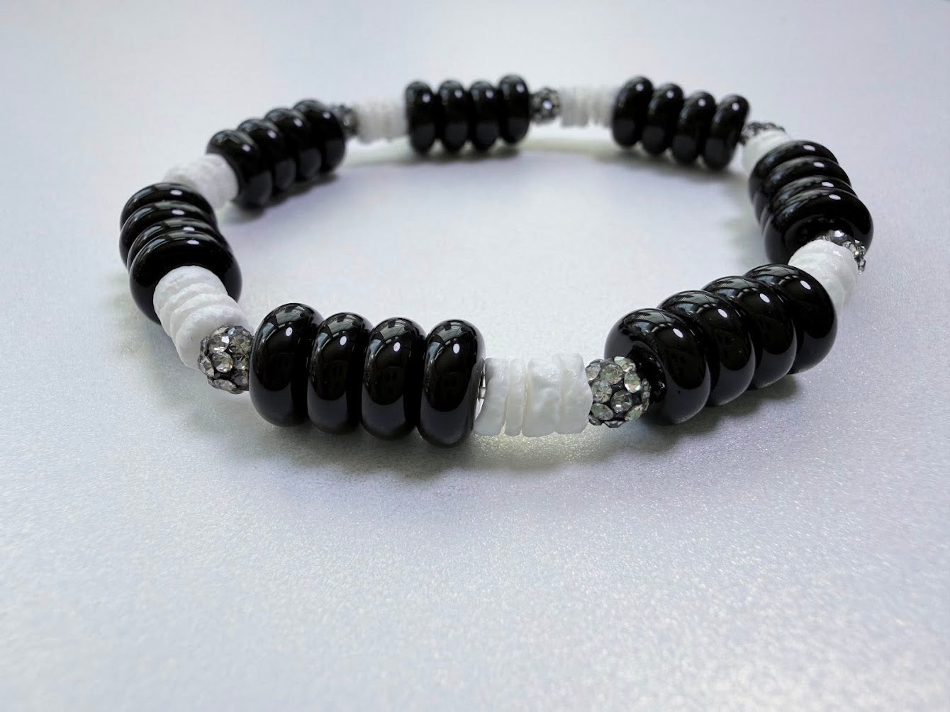 Black & White Shell Heshi Bracelet