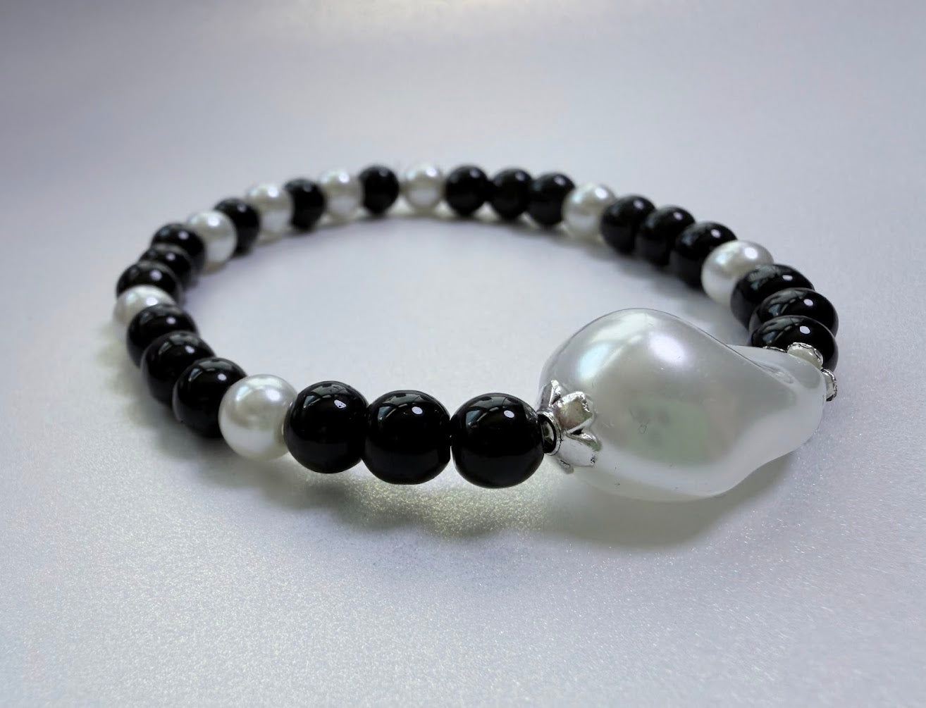 Black & White Baroque Pearl Bracelet