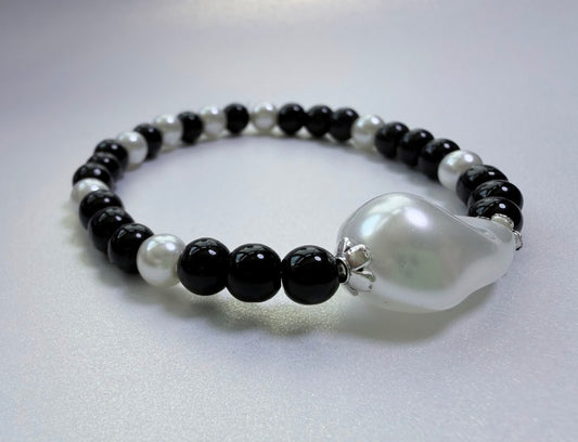 Black & White Baroque Pearl Bracelet